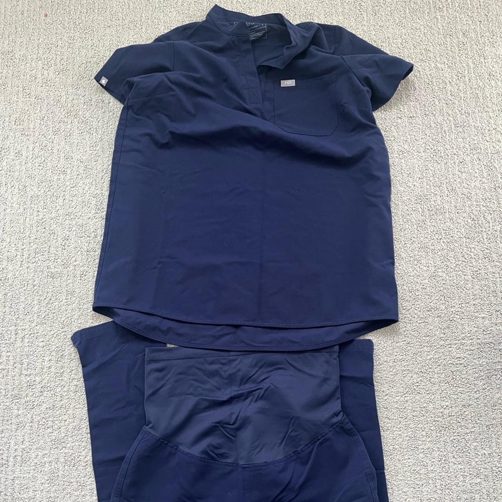 NAVY BLUE figs maternity scrub set SMALL